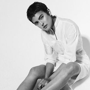 Meet your Posher, Adria